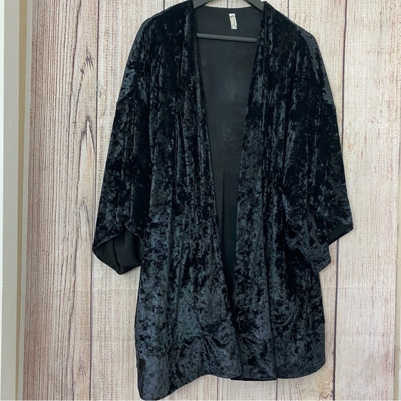 Free People Womens Black Velvet Robe size Small - Picture 3 of 12